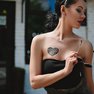 переводная татуировка tetování s citátem „láska“
